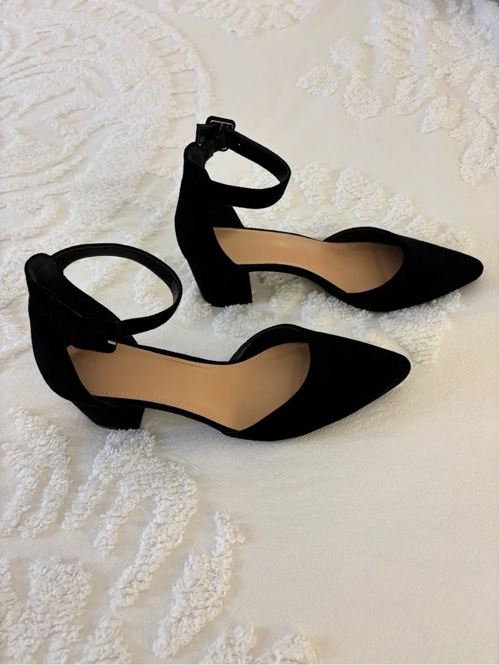 Classic Black Faux Suede Pointed Toe D'Orsay Block Heel Ankle Strap Pumps sz 8.5